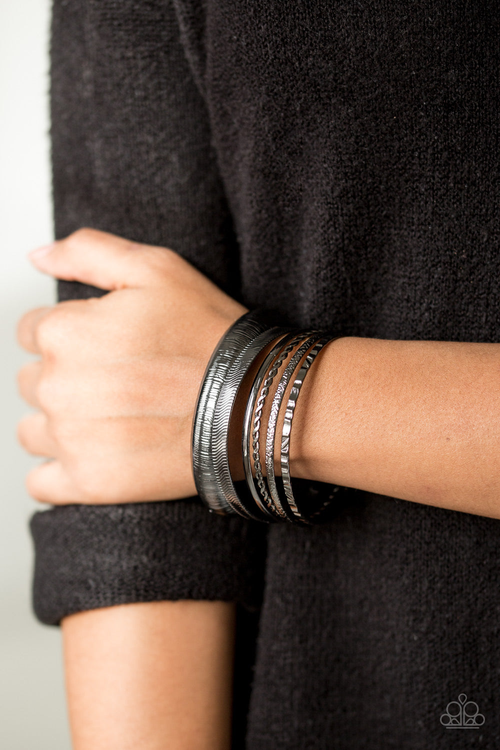 Standout Shimmer - Black Bracelet - TheMasterCollection