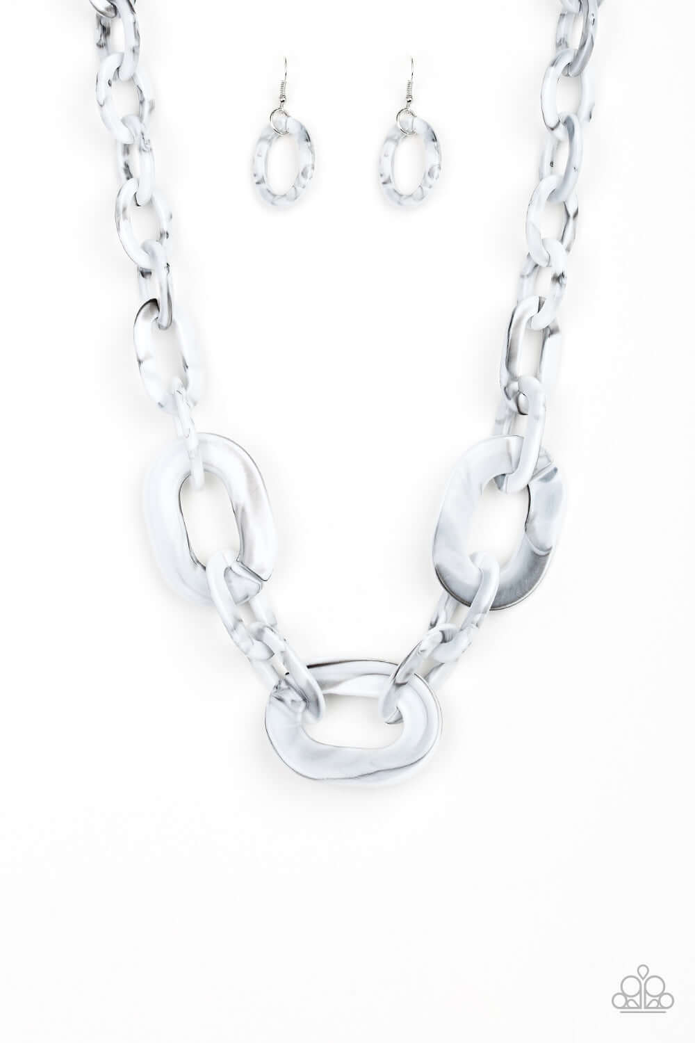 Paparazzi Accessories  - All In-VINCIBLE #N154 Silver Necklace