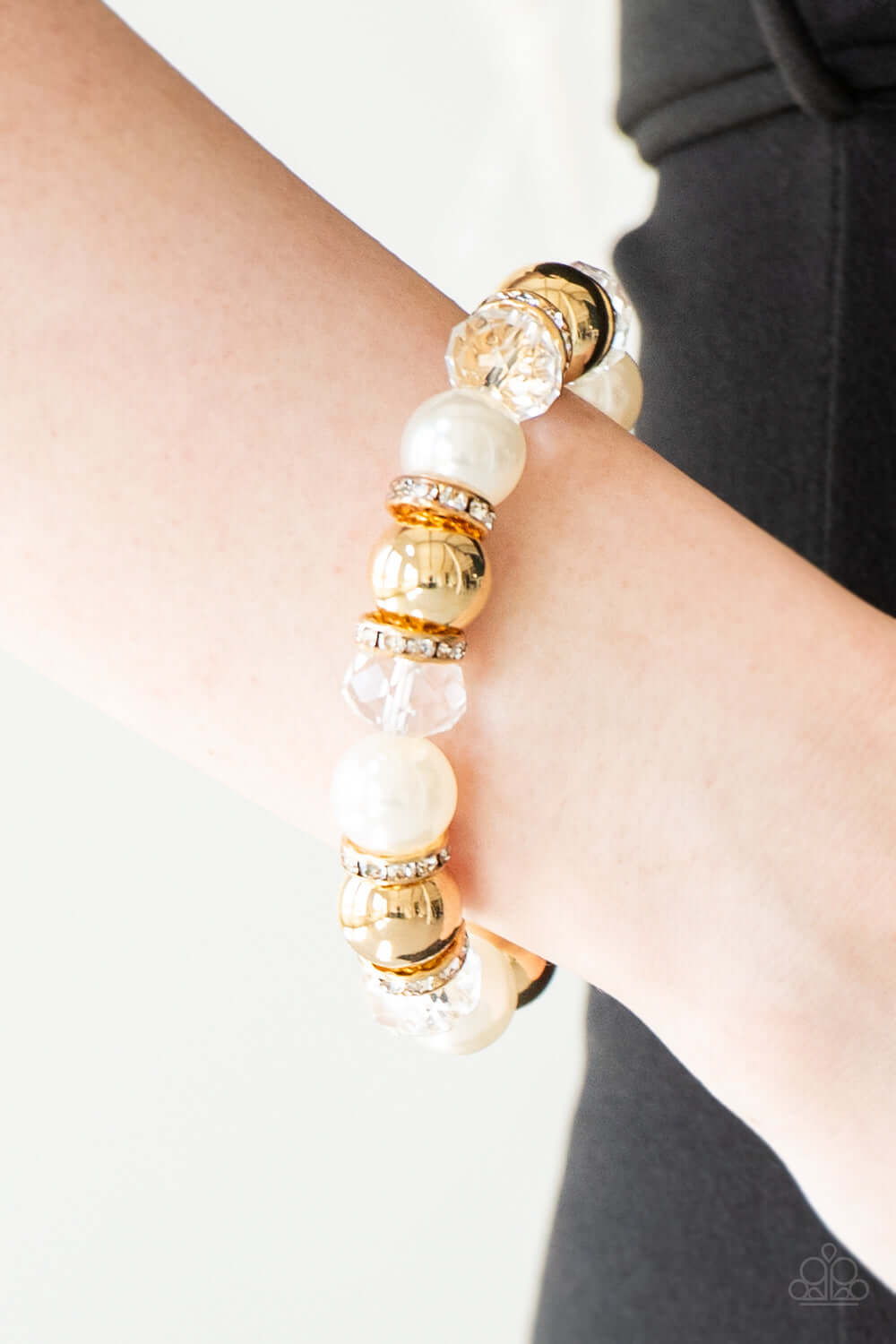 Camera Chic Gold/White Bracelet - TheMasterCollection