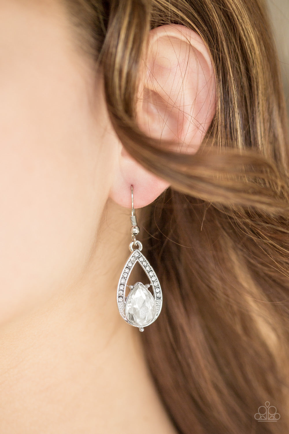 Gatsby Grandeur White Earrings - TheMasterCollection