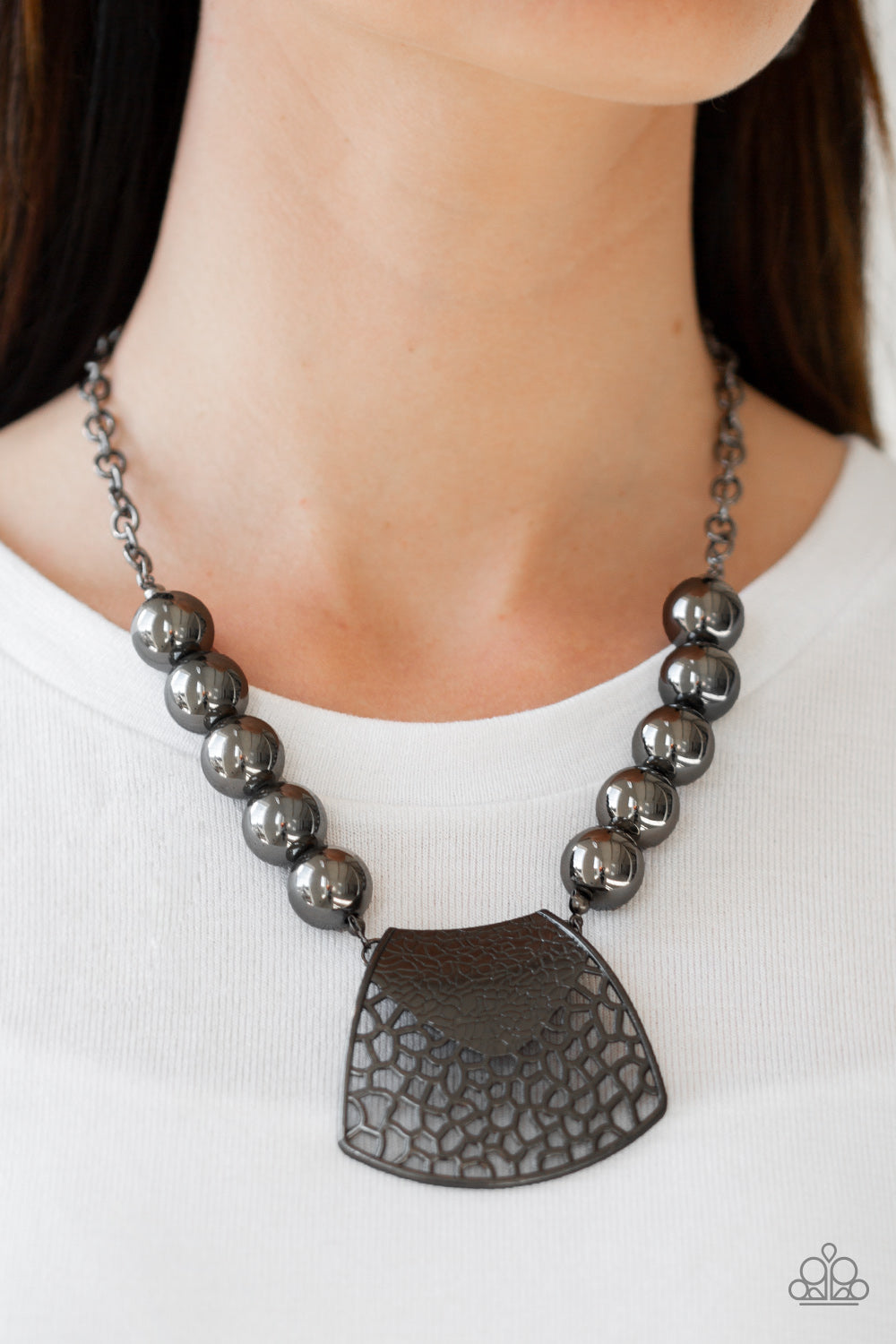 large-and-in-charge-black - necklace - TheMasterCollection