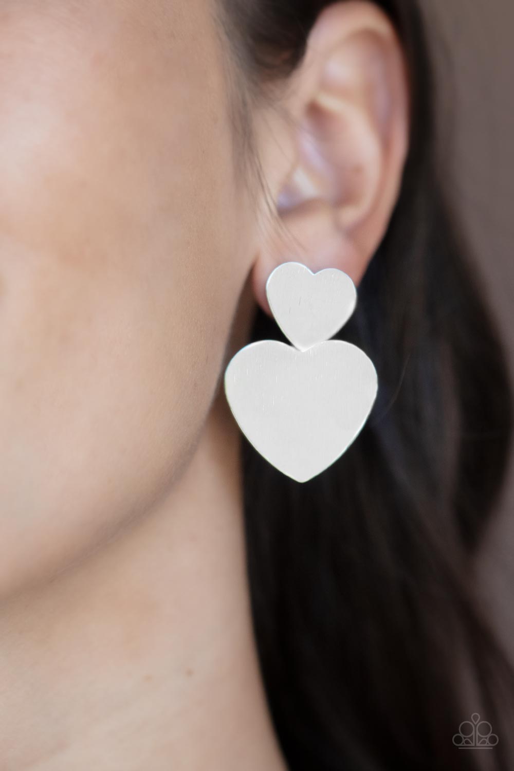 Paparazzi Accessories - Heart-Racing Refinement #E66 - Silver Earrings