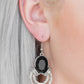 real-queen-black earrings - TheMasterCollection