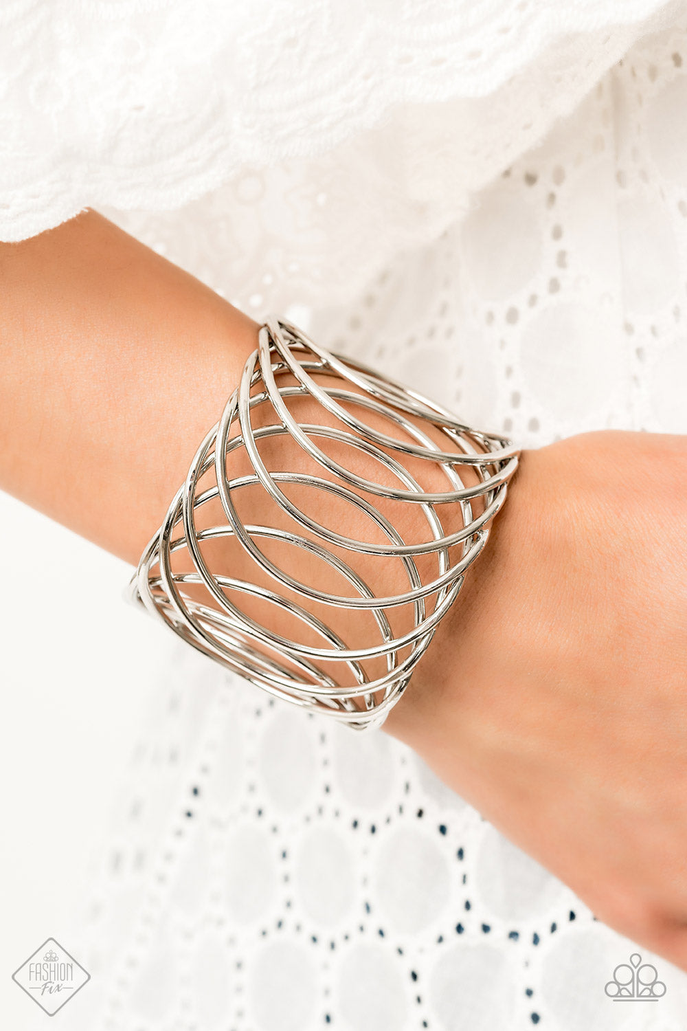 Dizzyingly Diva Silver Fashion Fix Bracelet July 2019 - TheMasterCollection