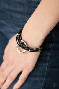 Paparazzi Accessories  - Magnetic Muse #B707 Drawer 7/2 - Black Bracelet