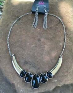 Paparazzi Accessories  - A BULL House #N849 Peg - Black Necklace