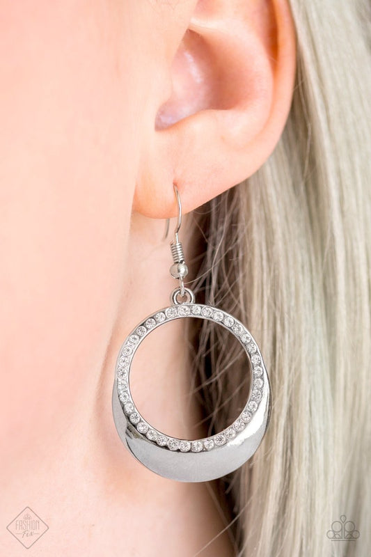 Paparazzi Accessories  - Pretty Pampered - #L45 - White Earring