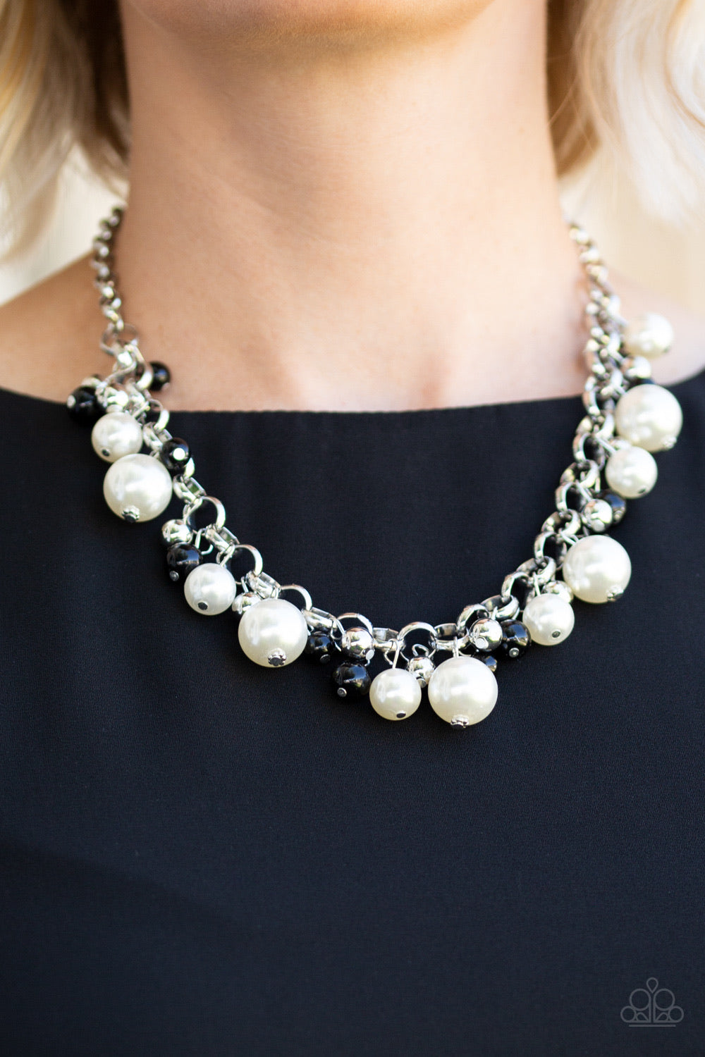 Paparazzi Accessories - The Upstater #N323 #L - Black Necklace